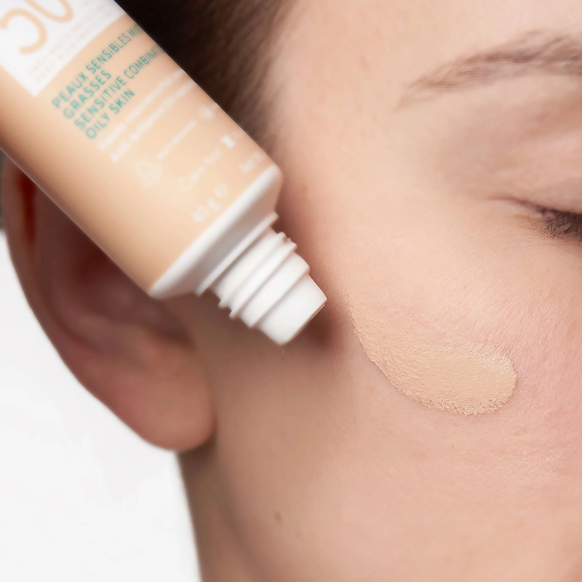 Bioderma New Photoderm Cover Touch SPF50+ DOREE 40gr | Bioderma - Image 2