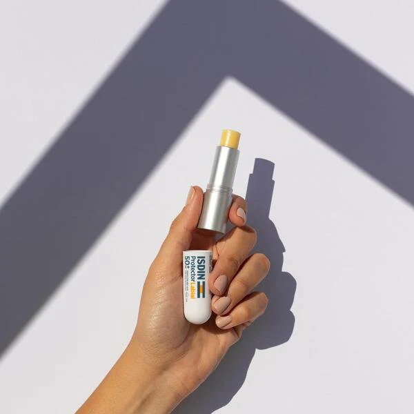 Protector Solar Isdin Labial Lips Stick Spf 50+ 4Gr - Bloqueador - Image 4