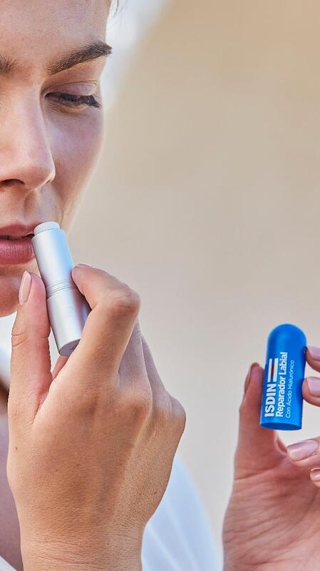 Reparador Labial Con Ácido Hialurónico Isdin Barra 4 Gr - Image 5